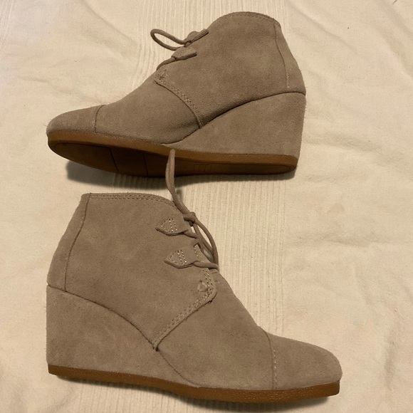 TOMS Kala Suede Wedge Booties, size 7, EUC - Picture 3 of 6